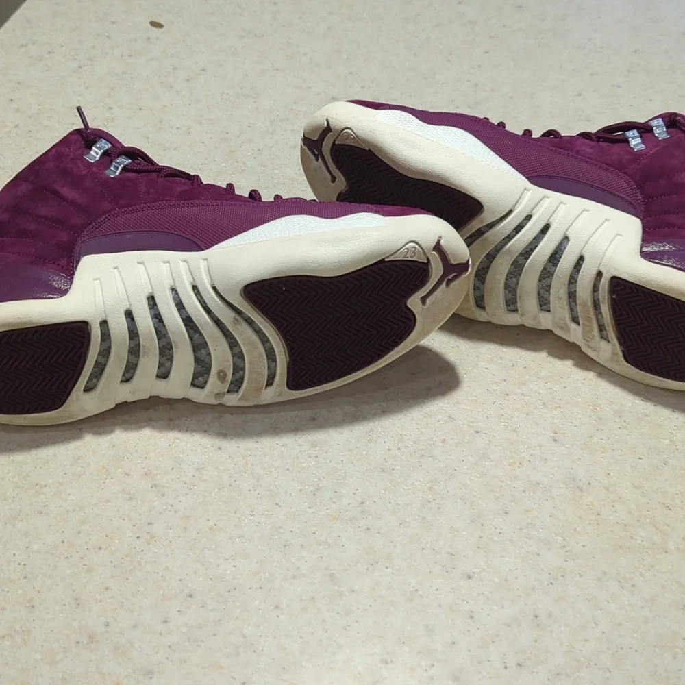 Nike Air Jordan 12 Bordeaux - Picture 4 of 6